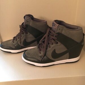 Nike Women's Sneakers in Olive and Brown
